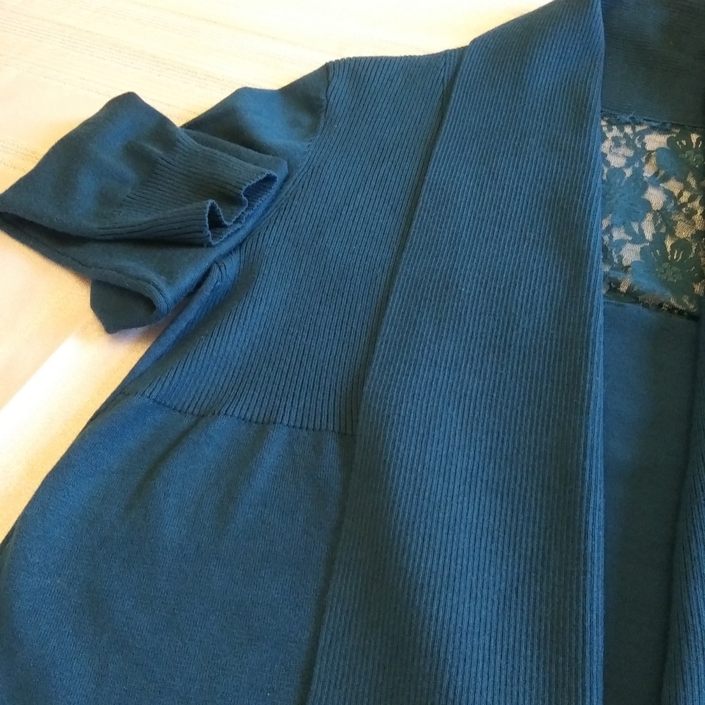Sweater - Picture 4 of 4